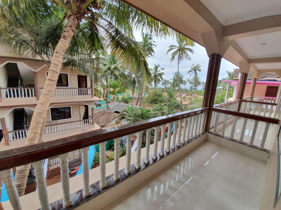 Gods Gift Guesthouse Arambol Exterior foto